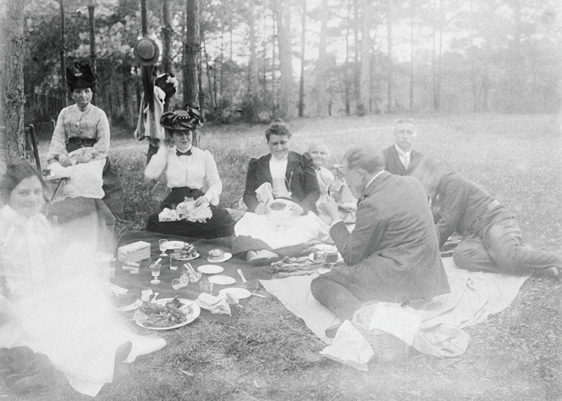 Majówka w Krzesku — majątku Zygmunta Ścibor-Marchockiego, ok. 1903 r. Tyzenhauzowie i Ścibor-Marchoccy